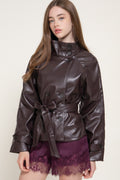 CHAQUETA CORTE TRENCH EN CUERO SINTÉTICO
